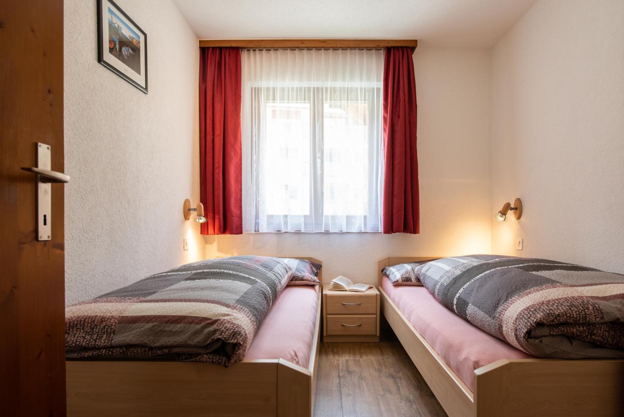 Haus Avalanche Apartment Saas-Fee Phòng bức ảnh